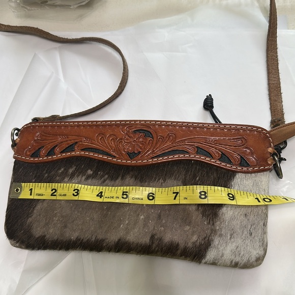 American Darling Crossbody Bag - Picture 5 of 8